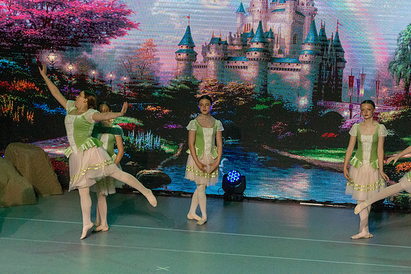 11 - Dance of the Friends 07